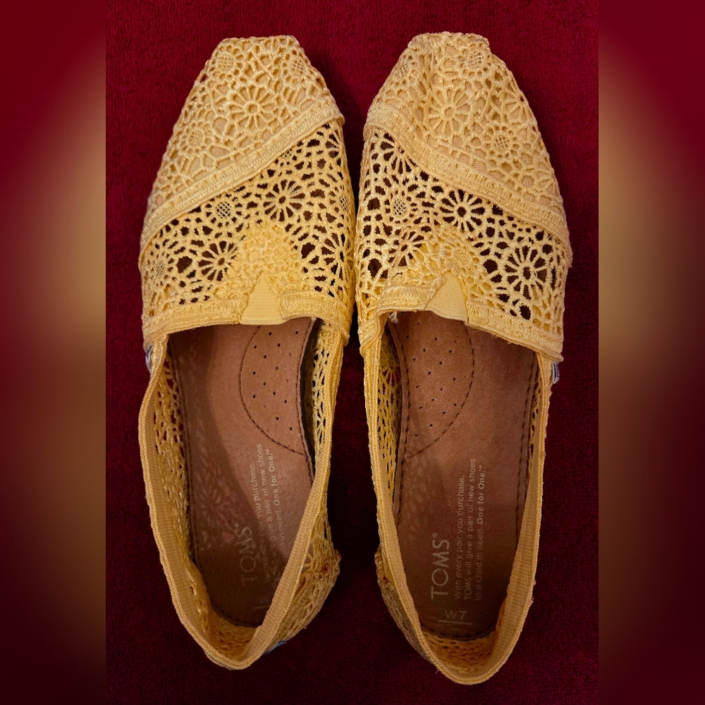 Toms Women's Lace Crochet Slip-On Flats in Cream - Picture 2 of 6